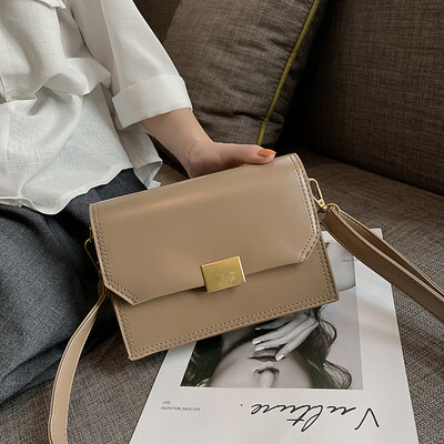 

Qiao Bani 2019 new Korean fashion Dongdaemun simple lock small square bag wild shoulder diagonal female bag
