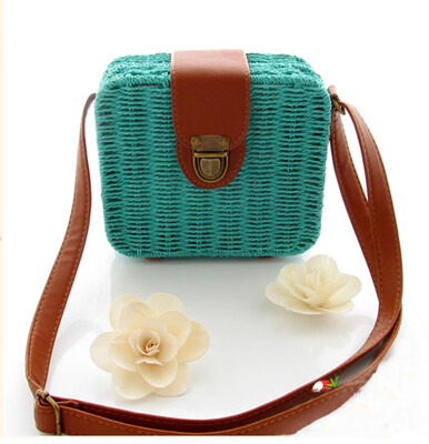 

Summer Fashion Straw Women Travel Bag Fresh Lady Beach Messenger Bag New Female Vocation Woven Crossbody Bag for Holiday