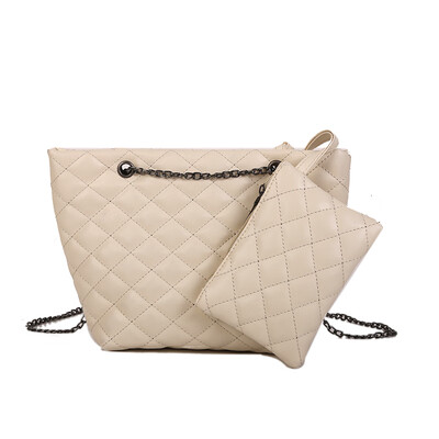 

Bag female 2018 new tide simple atmosphere handbag Korean version of the shoulder Messenger bag large capacity chain Lingge bag