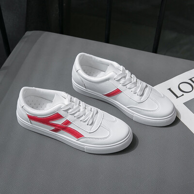 

Street shooting white shoes women 2019 spring new net red students Joker basic flat ins board shoes white shoes