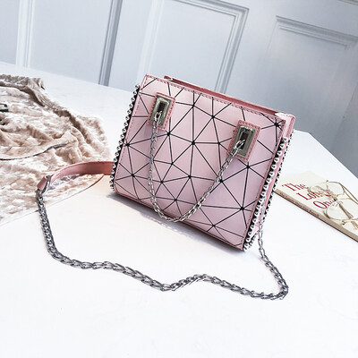 

In summer the new fairy bag girl 2019 new fashion ins overfire chain slanted bag Korean version of the small fresh