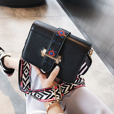 

Advanced sense bag foreign air female bag new 2019 texture Messenger bag female wild ins fashion embroidery small square bag