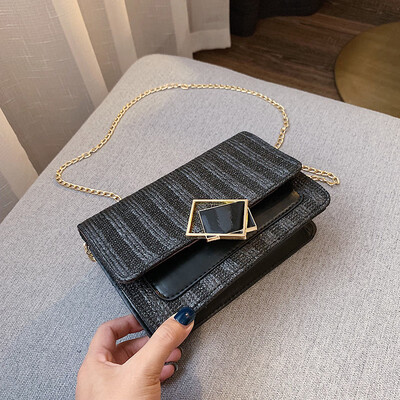 

2019 new Sen temperament chain Messenger bag fashion wild striped shoulder bag female simple contrast color woven bag