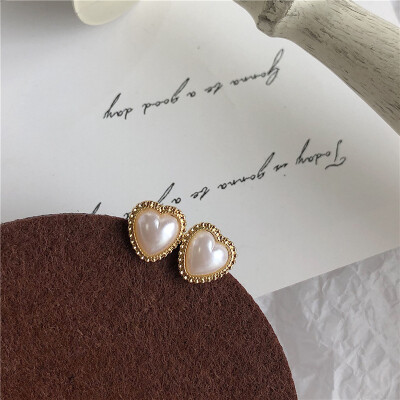 

2019 new summer brand design hand-made embossed love small earrings generous minimalist gift Korean earrings for women