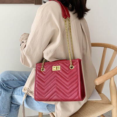 

Ins super fire bag female 2019 new Korean version of the fashion wild natural gas chain single shoulder slung small square bag