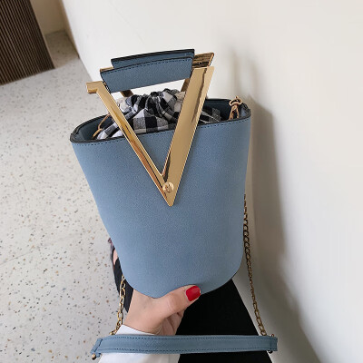 

Senior sense of foreign style womens bag retro frosted portable bag new 2019chic chain shoulder slung bucket bag