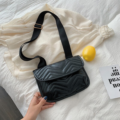 

Chic small bag fashion high sense of foreign style womens bag new 2019 tide Korean Joker broadband chest bag Messenger bag