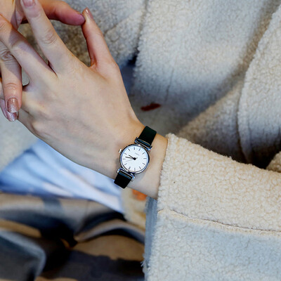 

Ins Han Feng chic simple Korean retro art watch female middle school students casual atmosphere quality college wind waterproof