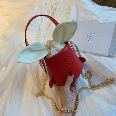 

New small bag female 2019 new Korean version of the wild casual portable bucket bag fashion girl shoulder Messenger bag