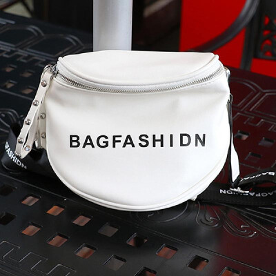 

Crossbody Words Pattern Bags for Women Silver Shoulder Bag Soft Artificial Leather Messenger Bag Ladies Small Wide Belt