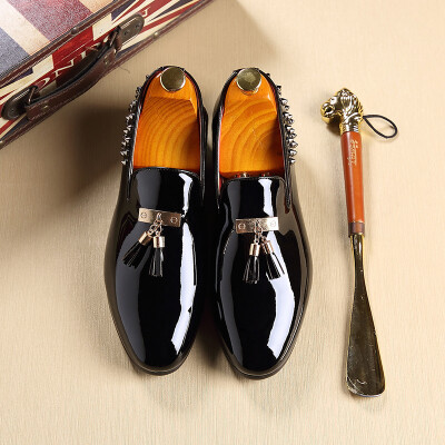 

Mens fashion bright leather mens shoes personalized rivet tide shoes