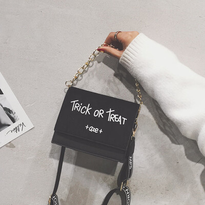 

Hong Kong style retro texture handbag on the new fashion Sen small bag female 2019 new wave Korean version of the shoulder Messenger bag