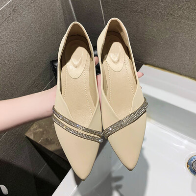 

Net red chic coarse documentary shoes female summer Korean version of Joker fashion pointed rhinestone shallow mouth fairy wind po