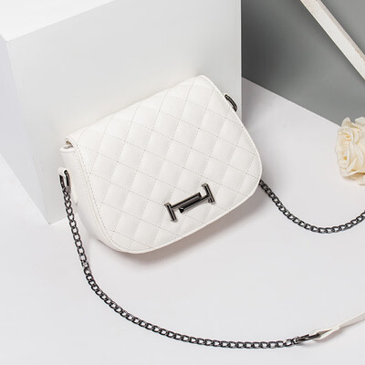 

In summer the Korean version of the summer womens tide slanted a single shoulder chain rhomboid white fairy bag