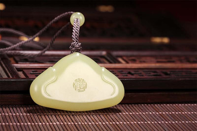 

WANYANSHAOHUA Xinjiang Hetian Topaz Pendant 18330-8075