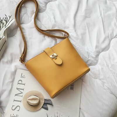 

2019 new net red bucket bag female Korean version of the simple wild shoulder bag chic fashion retro Messenger bag