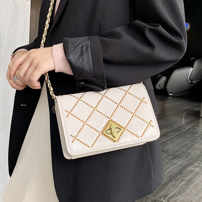 

New rhombic bag female 2019 new Korean fashion texture rivet wild chain shoulder slung small square bag