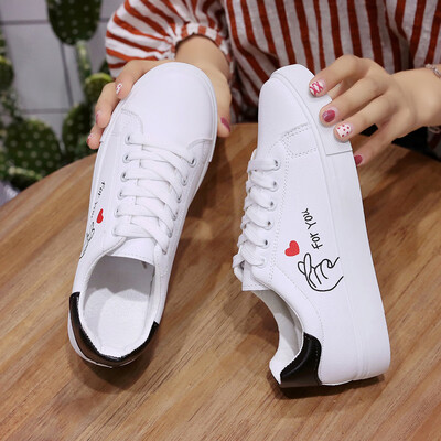 

Small white tide shoes female 2019 summer models summer new autumn shoes wild white shoes net red flat with skirt canvas shoes autumn