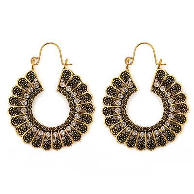 

Carved Openwork Pattern Alloy Opening Ear Stud Earrings Novelty Beautiful