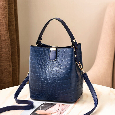 

2019 spring new womens bag fashion casual handbag cool Korean version of the shoulder bag Messenger bag