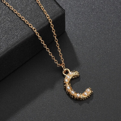 

New Alloy Necklace Creative Design Simple Female Letters Pearl Pendant Necklace Jewelry Beautiful Romantic Wedding Party