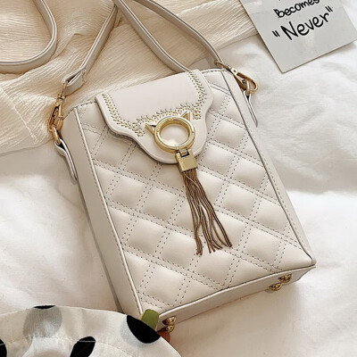 

Autumn 2019 new Korean version of small fresh fashion Lingge small square bag Joker shoulder slung mobile phone bag