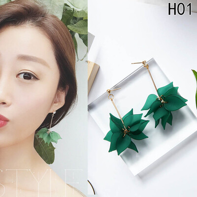 

Simple Green Leaf earring for Women
