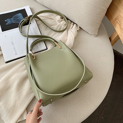 

Summer French small foreign bag female new 2019 Korean version of the wild shoulder slung fashion portable bucket bag