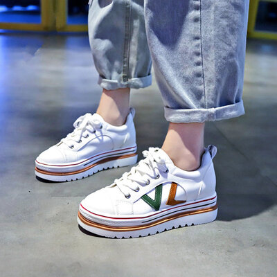 

Small white shoes with muffin bottom increase in autumn Korean version of Joker Harajuku casual thick sole shoe tide