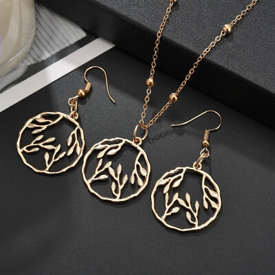 

Feminine Charm Earrings Necklace Set Hollow Circle Imitation Pearl Earrings Wedding Party Ladies Fashion Jewelry Girlfriend Gift