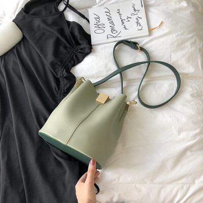

Summer new large capacity bag female 2019 new wave Korean version of the wild single shoulder slung fashion texture bucket bag