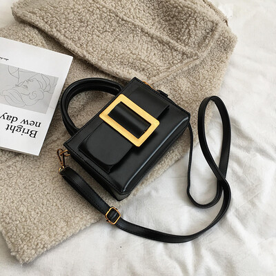 

On the new retro Messenger bag small female 2019 new wave Korean version of the wild shoulder fashion texture solid color small square bag