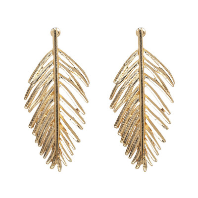 

New Fashion Style Simple Feather Earring Small Leaf Stud Earrings for Women Punk Cool Earrings Fashionable Jewelry Gifts