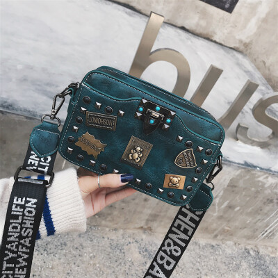 

Small bag female 2019 new female Korean rivet shoulder bag small square bag broadband Joker Messenger bag