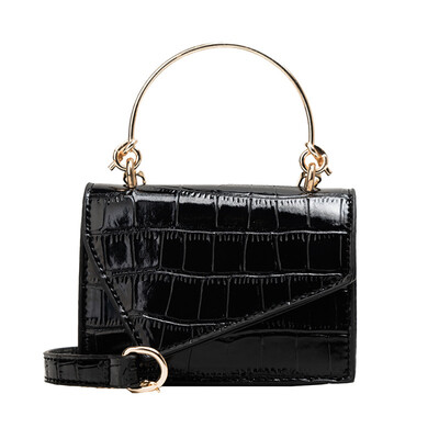 

Small bag female 2019 new wave Korean version of the girl student fashion wild little bee student shoulder slung piglet bag