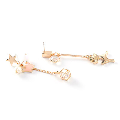 

Asymmetric Cartoon Deer Earrings 2019 Korean Lovely Cartoon Style Dangle Earrings Deer Crown Fashion Earrings For Women Gifts