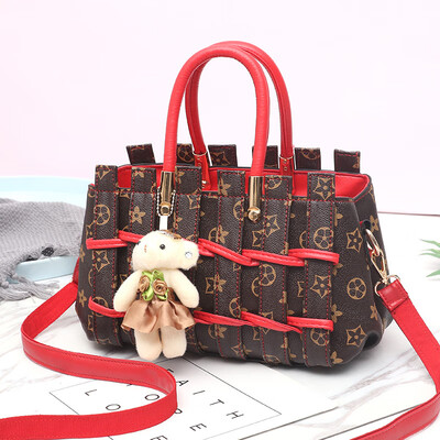 

2019 spring new one-shoulder female bag color stripes European&American fashion handbags ladies handbags