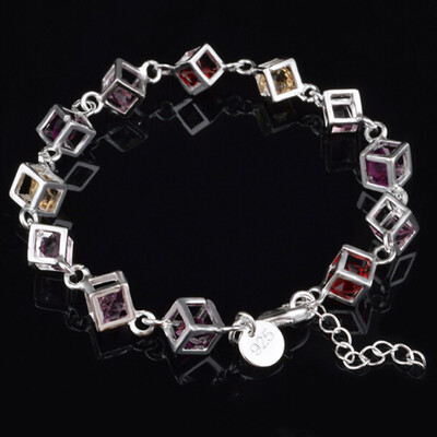 

Fashion Square Beautiful Silver Color&Jewelry Europe Beauty Plated Silver Fashion Jewelry Bracelet The United Simple States