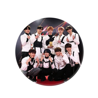 

KPOP Stray Kids Same paragraph Personalized Round Tinplate Badge Super Cute Bag Pendant Boys Girls Accessories Hot Gift for Fan