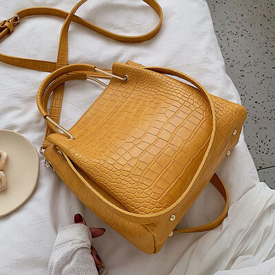 

Womens bag 2019 autumn&winter new Chaohan version of the retro crocodile satchel bag with one shoulder&one hand oblique s