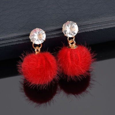 

EK533 Korean Sweet Hair Ball Stud Earring For Women Jewelry Black Red Crystal Female Personality Simple Pink Plush Fur Earing