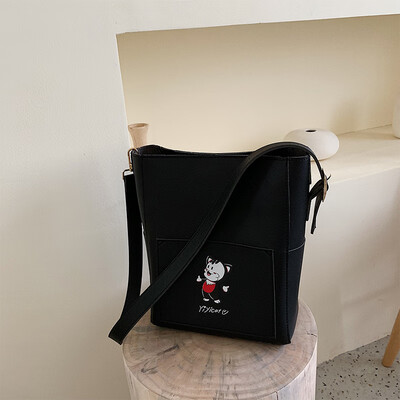 

Ins leisure cartoon bag simple large capacity women bag new 2019 air bucket bag single shoulder oblique satchel bag