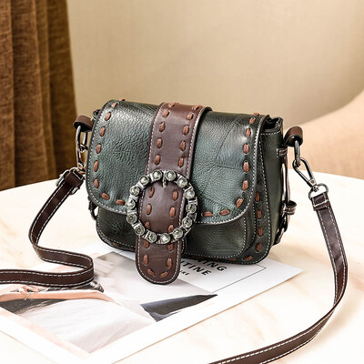 

On the new womens fashion lady simple Korean version of the one-shoulder oblique satchel personality girl bag