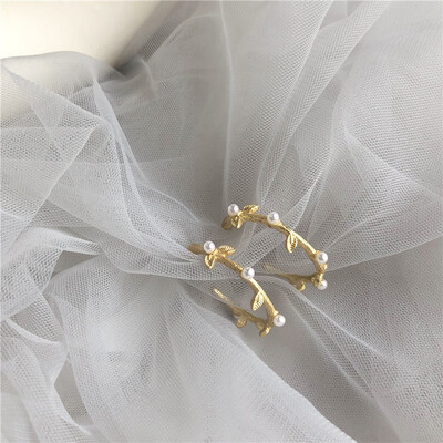 

In 2019 the new brand design opening C-series earrings generous minimalist temperament wild Korean earrings for women