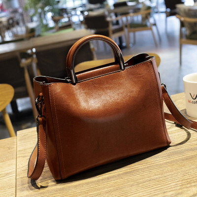 

2019 new fashion tote female bag big bag shoulder diagonal package commuter bag simple large capacity ladies handbag
