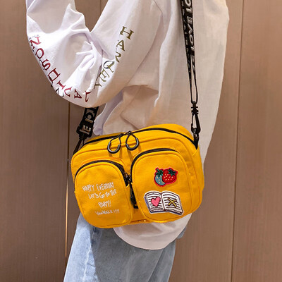 

Canvas small bag female new 2019 tide ins oblique port wind Korean version of the wild student shoulder net red di di package
