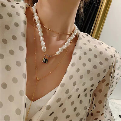 

Gold Color Queen Coin Pendant Necklace for Women Imitation Pearls Cross Choker Necklace Short Interlocking 2019 Fashion Jewelry