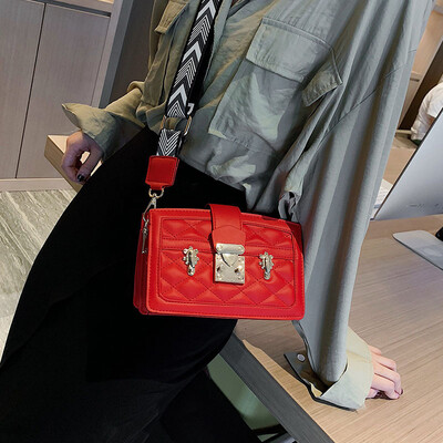 

French small bag foreign women handbag 2019 new wave Korean version of the wild Messenger bag wide shoulder strap fashion small square bag