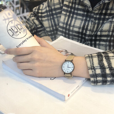 

A pair of male watches for female students in Xiaoqingxin Couple College