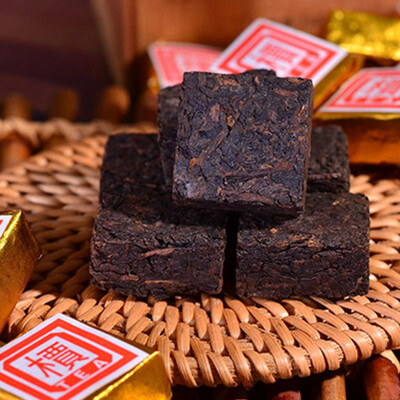 

black tea from chinese yunnan organic tea natural green food 50 g healthy food for an old man